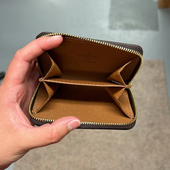 LOUIS VUITTON brand authentic coin purse - Picture 3 of 5